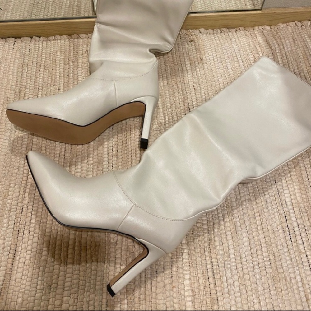Cutest dang wedding boots you’ve ever seen! Ivory size 8